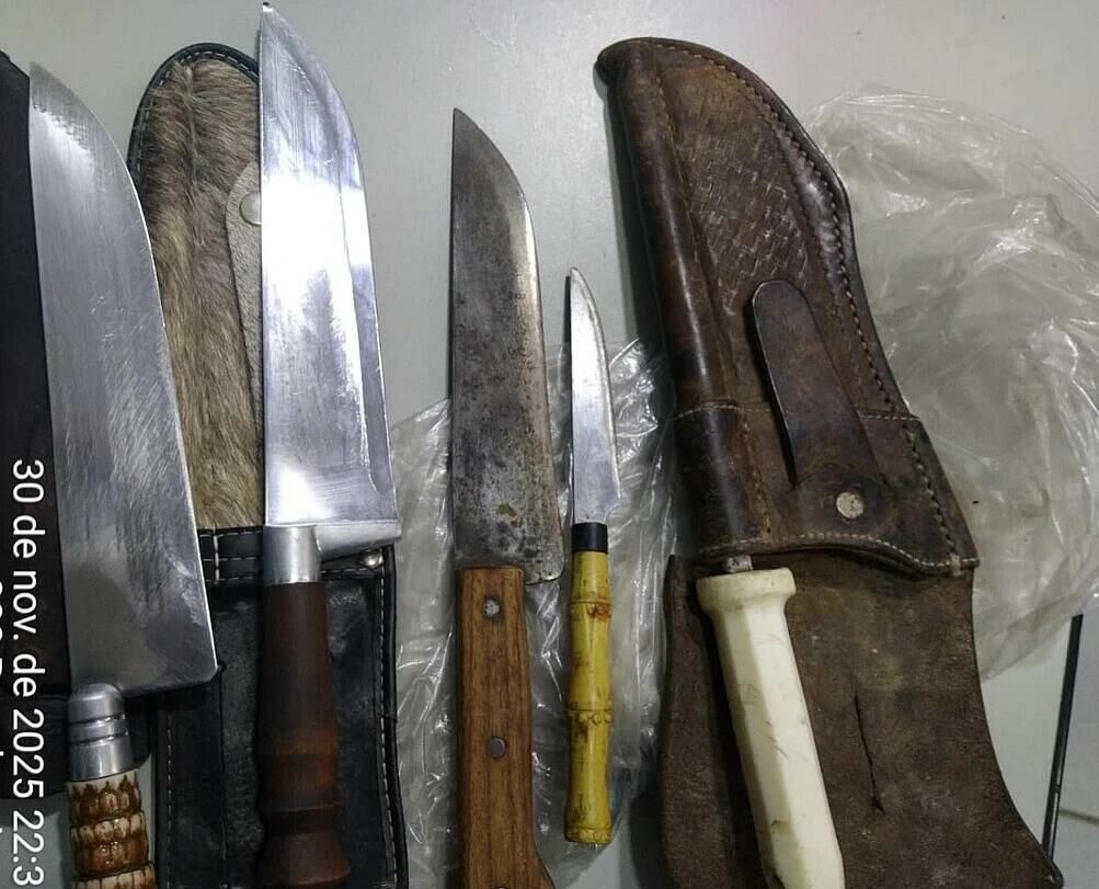 Imagem de compartilhamento para o artigo Homem é encaminhado para Delegacia após ameaçar de morte com facas em Camapuã da MS Todo dia